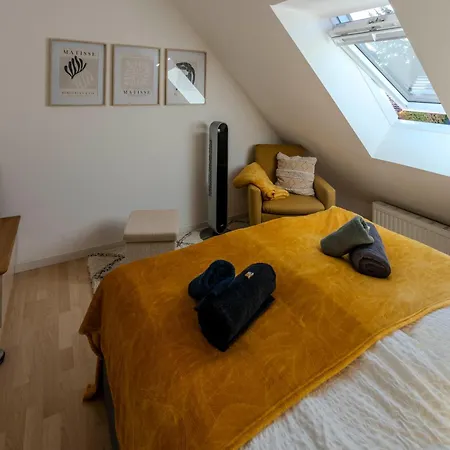 - 2ez 1dz - 2 Bäder - Ruhig Gelegen - Garten, Küche, Wlan, Parken, Self-check-in, Ventilator- Nahe Schwerin Unesco Apartment *