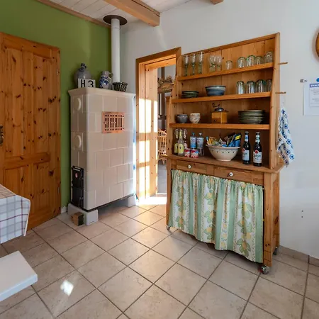 - 2ez 1dz - 2 Bäder - Ruhig Gelegen - Garten, Küche, Wlan, Parken, Self-check-in, Ventilator- Nahe Schwerin Unesco *