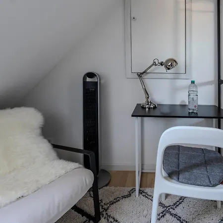 - 2ez 1dz - 2 Bäder - Ruhig Gelegen - Garten, Küche, Wlan, Parken, Self-check-in, Ventilator- Nahe Schwerin Unesco Picher