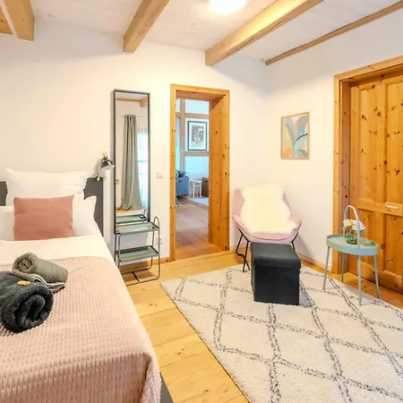 - 2ez 1dz - 2 Bäder - Ruhig Gelegen - Garten, Küche, Wlan, Parken, Self-check-in, Ventilator- Nahe Schwerin Unesco Apartment