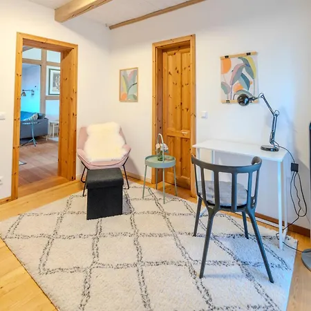 Apartment - 2ez 1dz - 2 Bäder - Ruhig Gelegen - Garten, Küche, Wlan, Parken, Self-check-in, Ventilator- Nahe Schwerin Unesco Picher