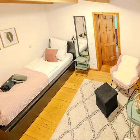 - 2ez 1dz - 2 Bäder - Ruhig Gelegen - Garten, Küche, Wlan, Parken, Self-check-in, Ventilator- Nahe Schwerin Unesco * Picher