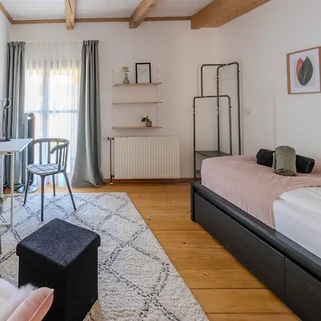 - 2ez 1dz - 2 Bäder - Ruhig Gelegen - Garten, Küche, Wlan, Parken, Self-check-in, Ventilator- Nahe Schwerin Unesco Picher