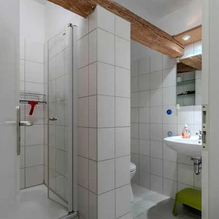 Apartment - 2ez 1dz - 2 Bäder - Ruhig Gelegen - Garten, Küche, Wlan, Parken, Self-check-in, Ventilator- Nahe Schwerin Unesco