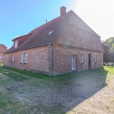 - 2ez 1dz - 2 Bäder - Ruhig Gelegen - Garten, Küche, Wlan, Parken, Self-check-in, Ventilator- Nahe Schwerin Unesco * Picher