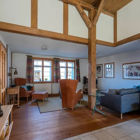 Apartment - 2ez 1dz - 2 Bäder - Ruhig Gelegen - Garten, Küche, Wlan, Parken, Self-check-in, Ventilator- Nahe Schwerin Unesco